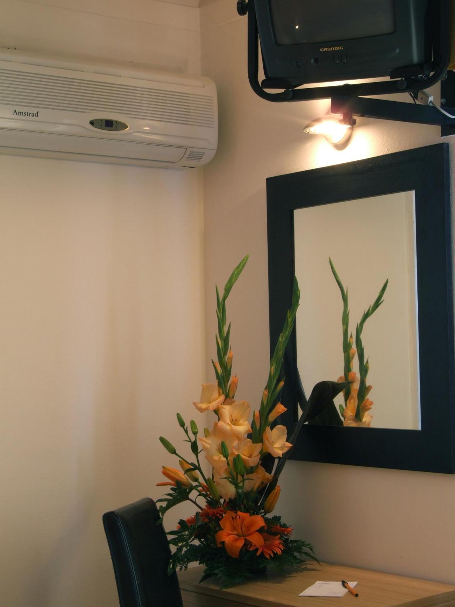 Hotel Riomar ลากอส ภายนอก รูปภาพ